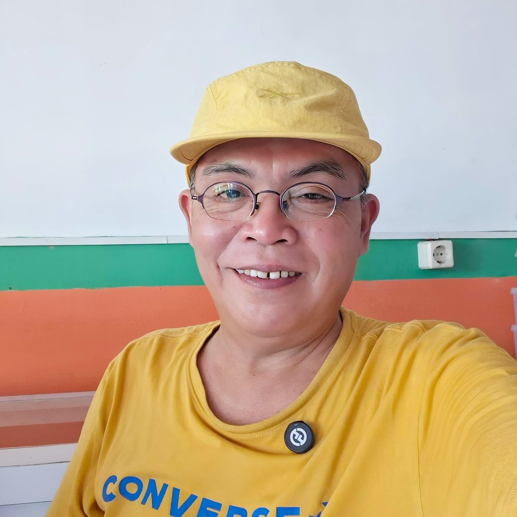 Pak Mufli, pemilik mufliabe.com yang mengelola bisnis roti dan network marketing